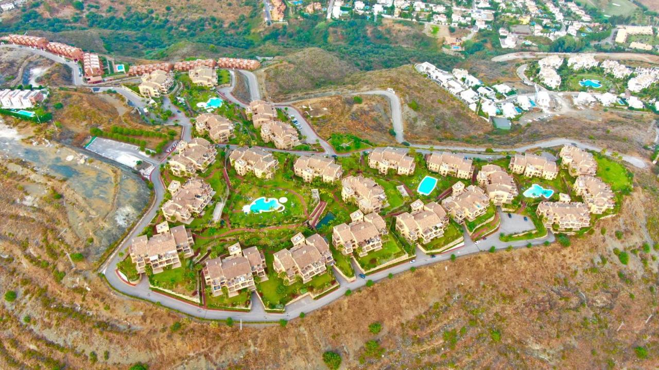 Quartiers Marbella Penthouse In Hacienda Cifuentes Benahavis Apartment Estepona Exterior photo