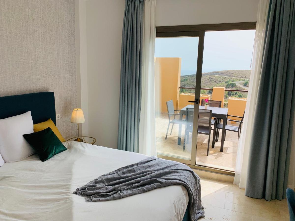 Quartiers Marbella Penthouse In Hacienda Cifuentes Benahavis Apartment Estepona Exterior photo
